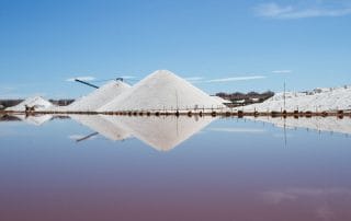 Uno de los lagos salados de Torrevieja.