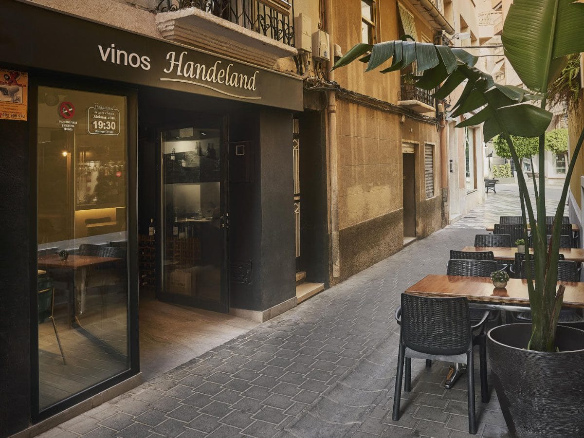 Wine & tapas bar Vinos Handeland.