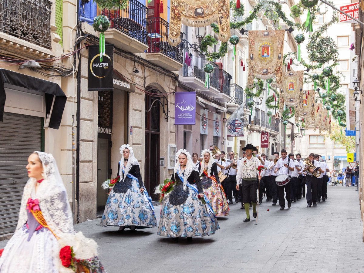 Las Hogueras de San Juan Alicante. De Ofrenda de Flores. Foto: Comunitat Valenciana.
