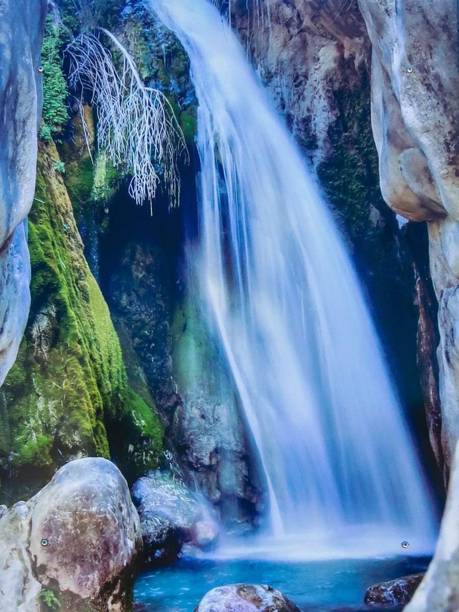 A photo of the sign at the entrance to Algar Falls.