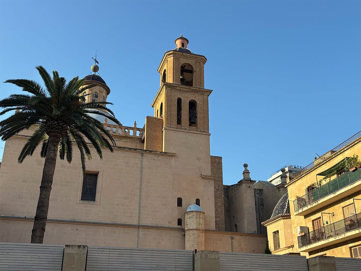 El Barrio Santa Cruz Alicante Concatedral de San Nicolás.