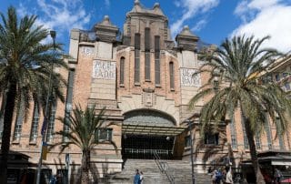 Fachada y entrada del Mercado Central Alicante.