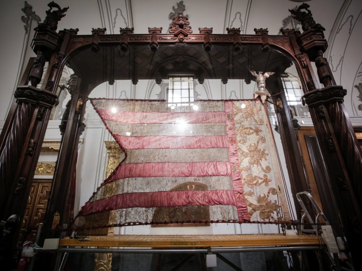 Real Senyera - de officiële vlag van Valencia. Foto: Ayuntamiento de Valencia.