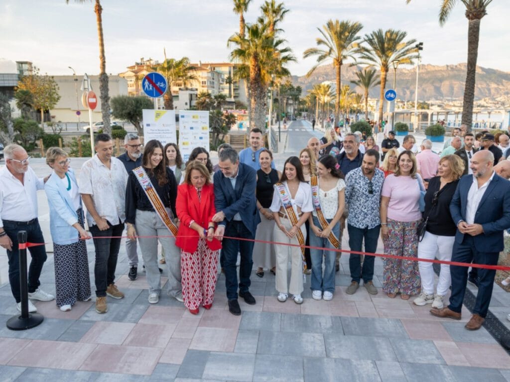 De opening van de vernieuwde boulevard in Albir.